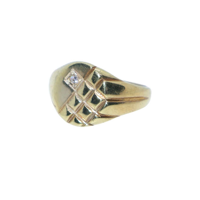 Ring - Silver Gilt  (mens)  signet ring.  Raised squares and a single clear stone - ML3632