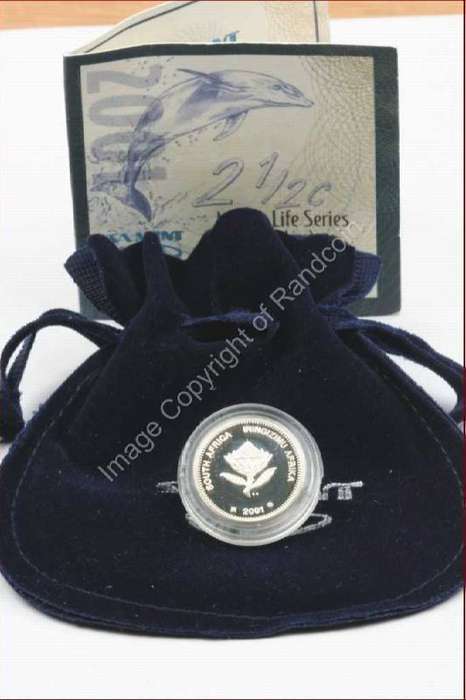2001_Silver_2_Half_cent_Dolphin_velvet_ob