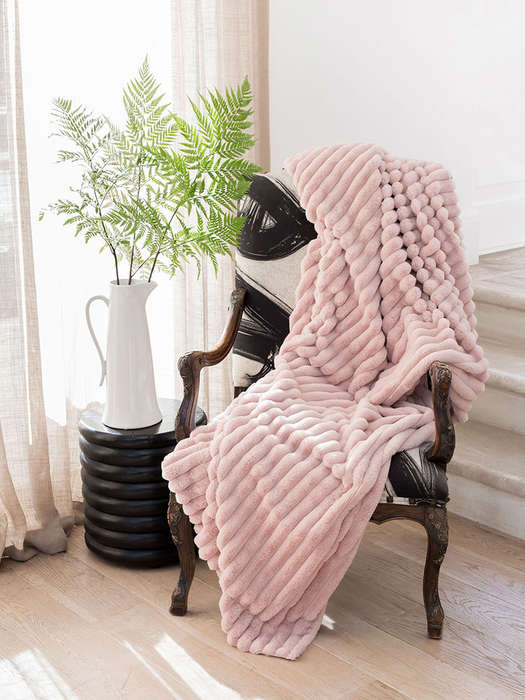 Decadence Fur Throws (150 X200cm)
