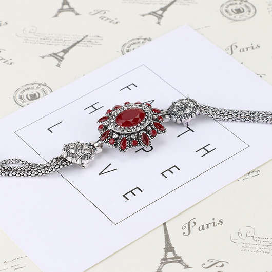 Geometric Pattern Alloy Detail Oval Red Bracelet