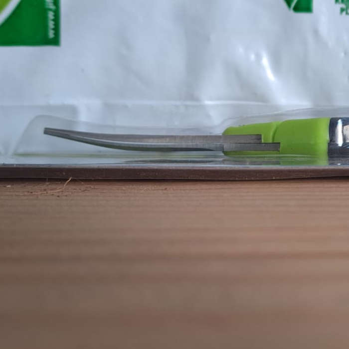Pruners with Straight or Curved Blade