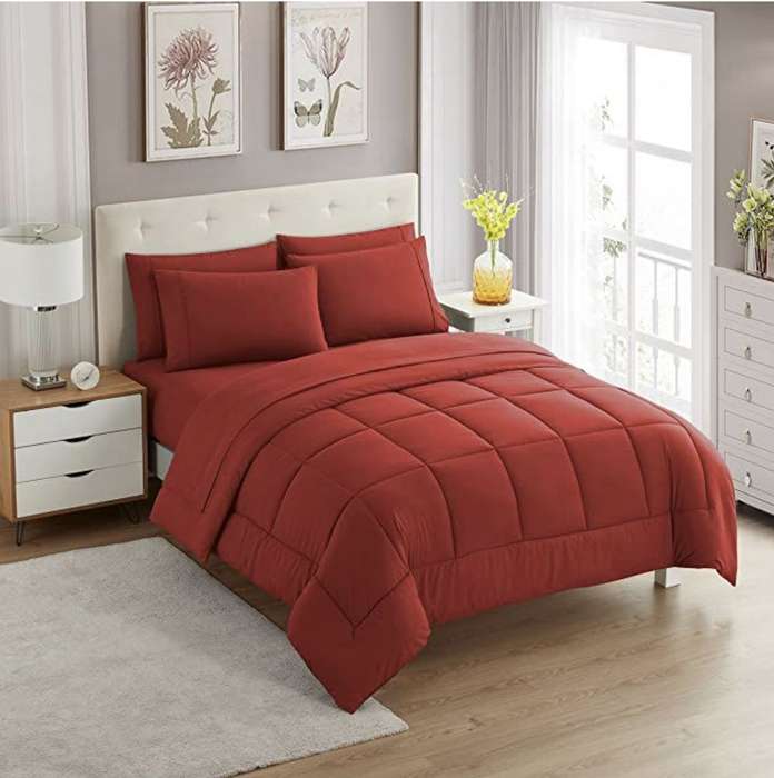 SMTE 5 Piece Luxury Breathable Comforters Set - Queen - Red with keychain