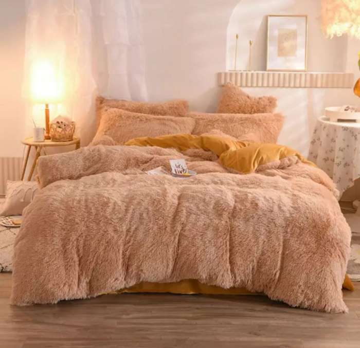 Smte- 5 Piece Fluffy Comforter- Queen - Brown with keychain