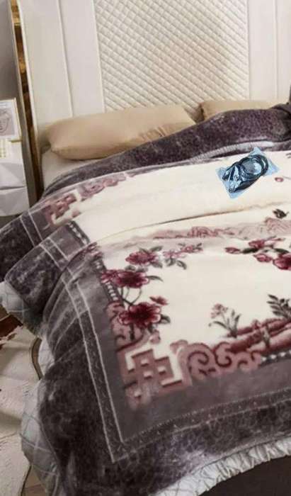 SMTE Highly Comfy Extreme Warm Winter Blanket & IYWA Tieback - Grey with keychain