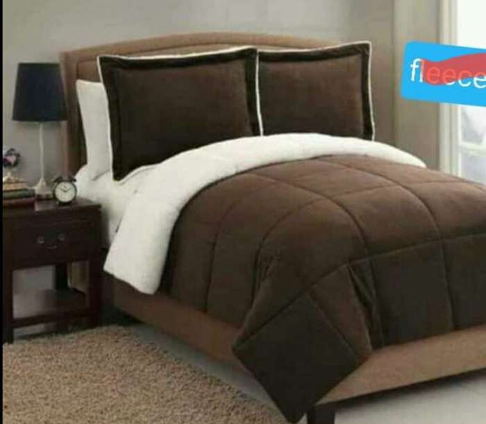 SMTE Fleece Comforter set - Brown with keychain