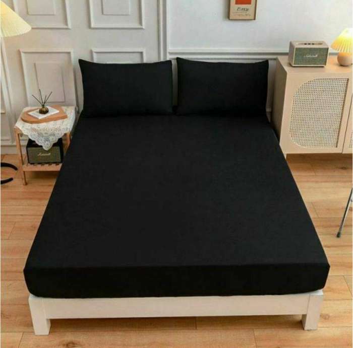 SMTE Dream World 3 Pieces Velvet Fitted Sheet Queen Size with 2 Pillow Cases - Black with keychain