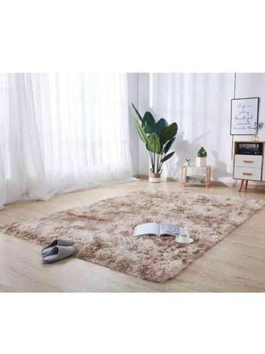 SMTE Large Quality Fluffy Carpet/Rug - Brown with keychain