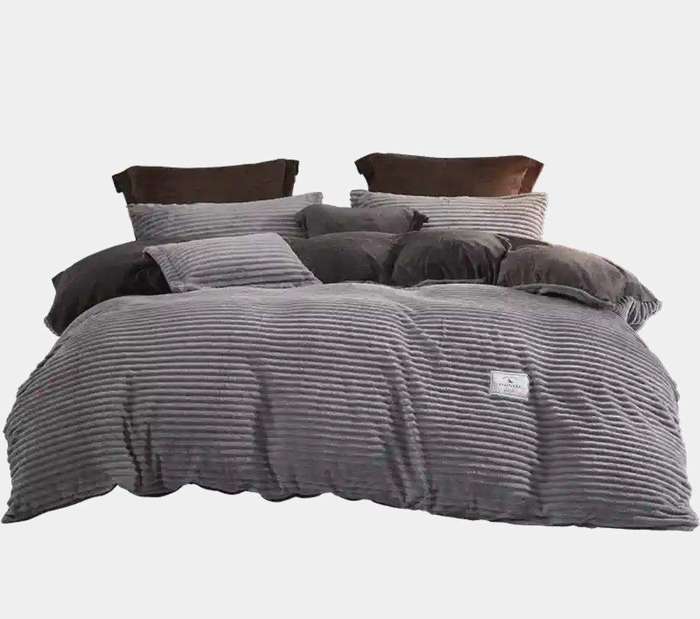 SMTE Striped Duvet Cover Set - Black with keychain