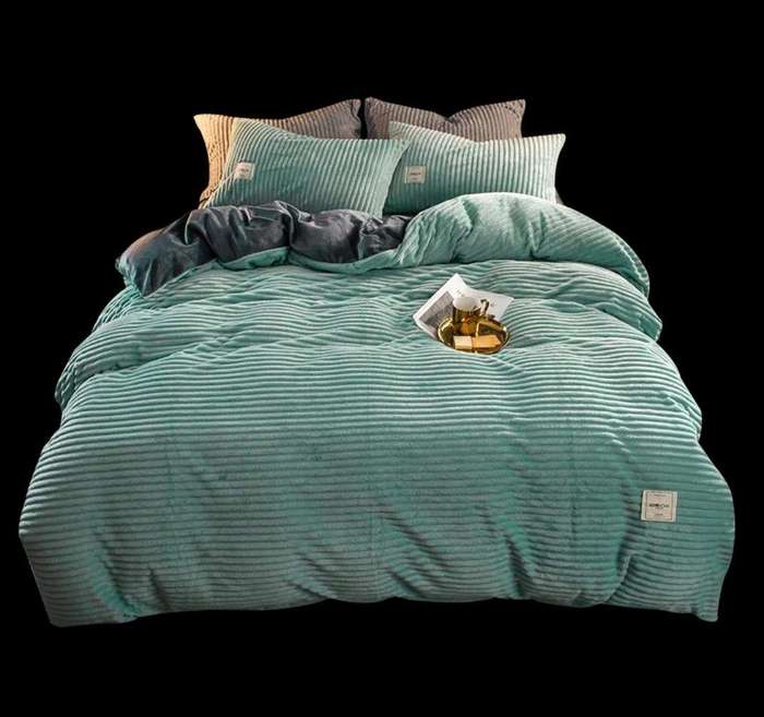 SMTE Striped Duvet Cover Set - Green with keychain