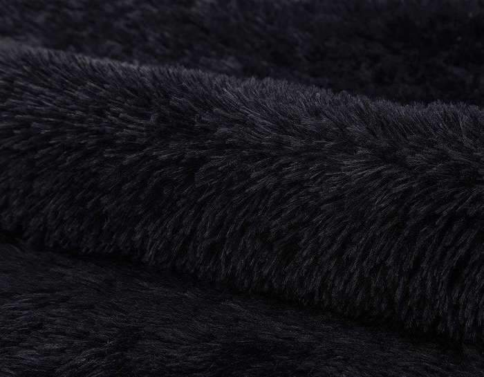 SMTE Light fluffy shaggy Rug/Carpet - Black with keychain