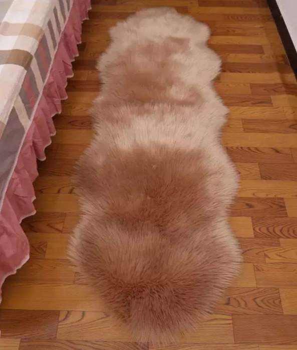 SMTE Fluffy Rug Carpet - Gold with keychain