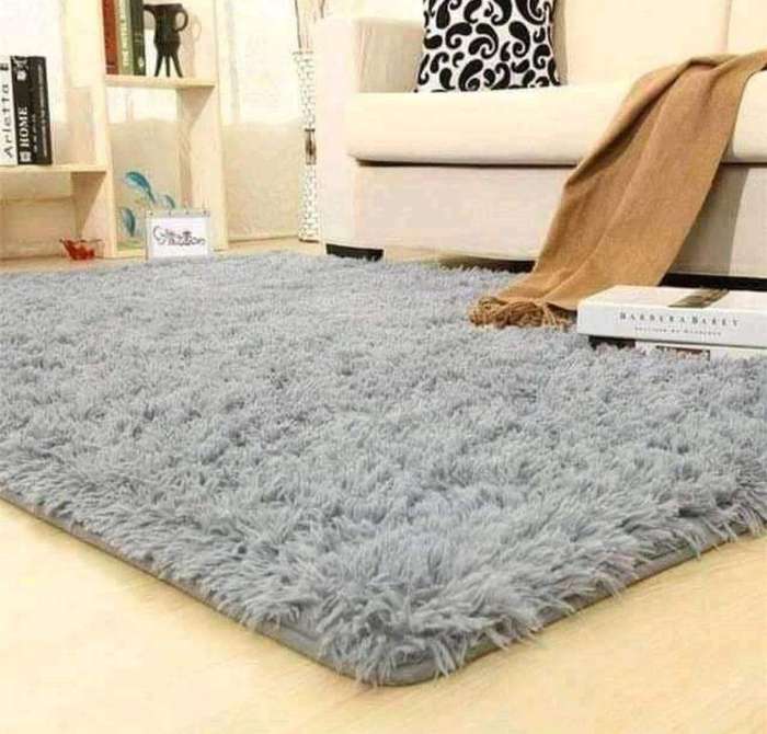 SMTE Large Premium Fluffy Carpet/Rug - Grey with keychain