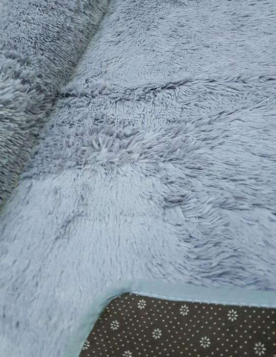 SMTE Large Premium Fluffy Carpet/Rug - Grey with keychain