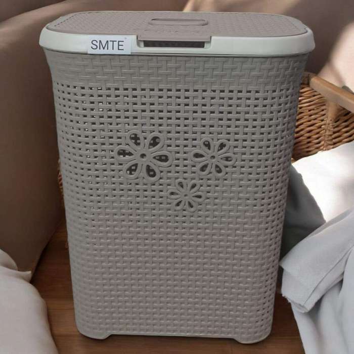 SMTE FreshFold: Laundry Basket - Cream with keychain