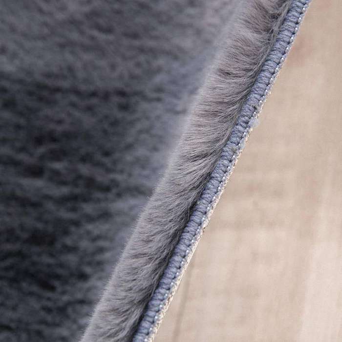 SMTE Fluffy warm/soft rug carpet(1.6M X 2.3M) - Grey with keychain