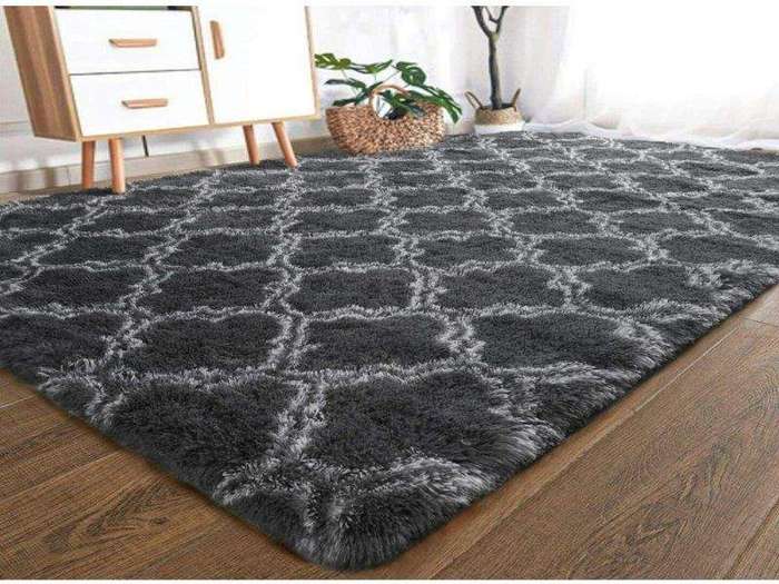 SMTE Black With White Fluffy Rug/Carpet (150cmx200cm) with keychain