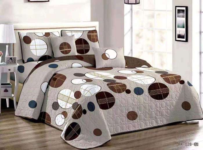 SMTE 5 Piece Quilt Set Polka Dot Bedspread Set with keychain