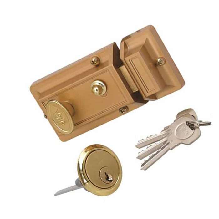 YALE Night Latch Complete With Cylinder Blister