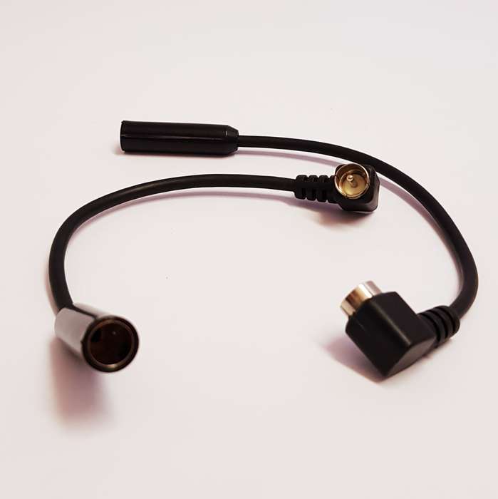 CAR ANTENNA ADAPTOR