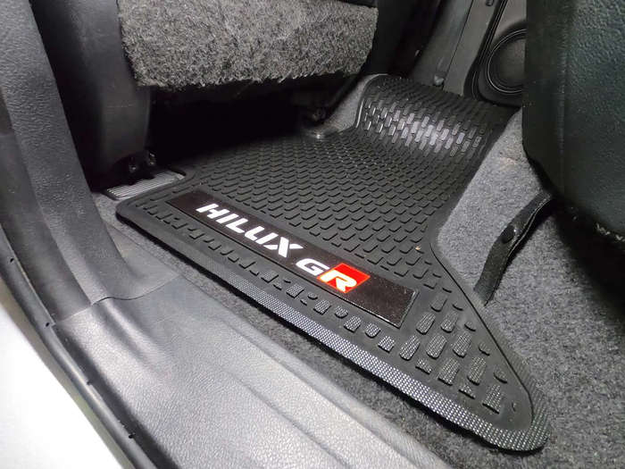 Toyota Hilux rubber mat set, Legend 50, Hilux GR, GD6 2015- ADDO