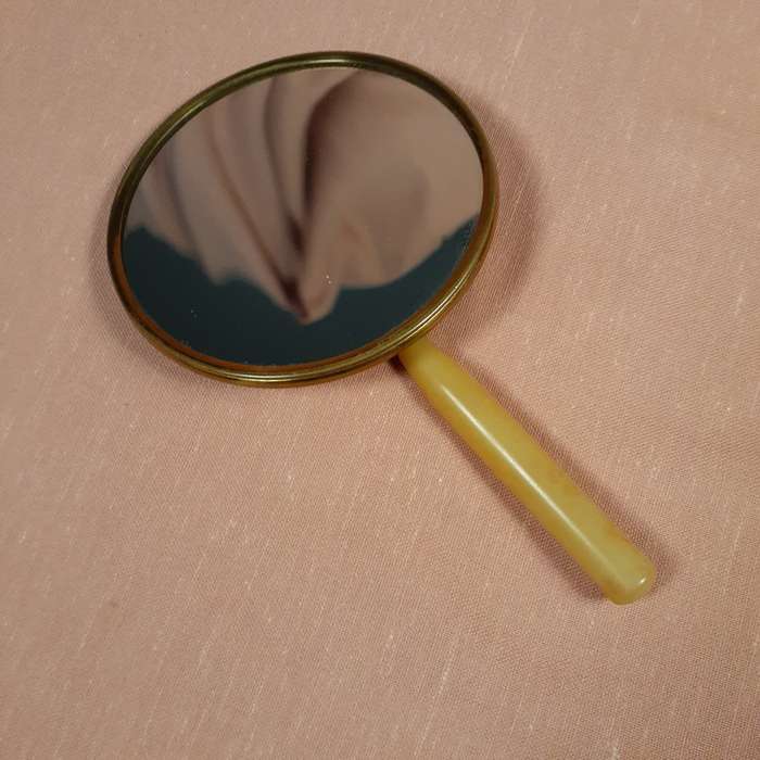 Hand mirror - Magnifying, Brass with plastic bakelite lucite detachable handle 19 cms