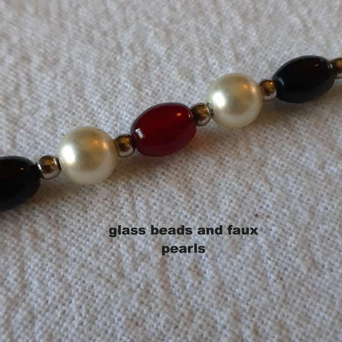 necklace Red Glass Beads and faux pearls
