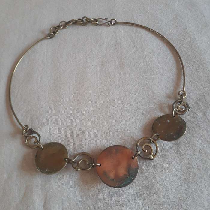 Vintage rose quartz necklace on gilt metal and brass   1970's