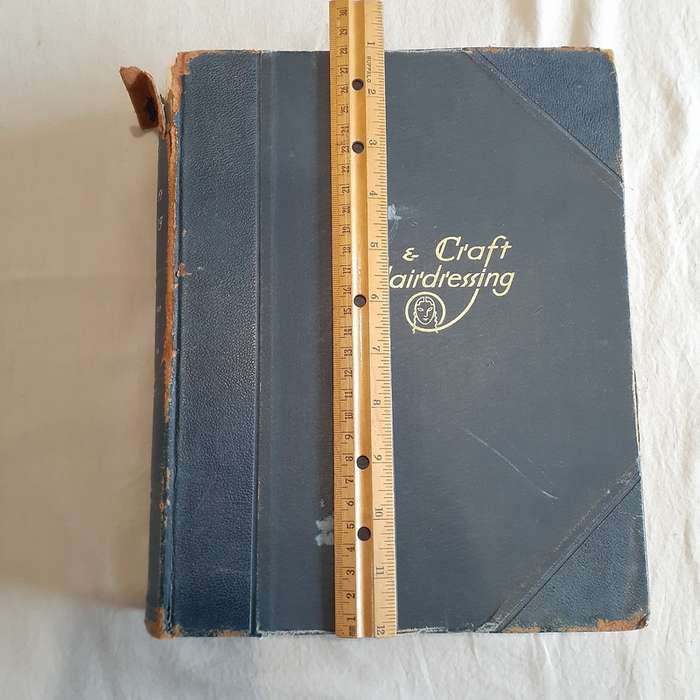 Art and craft of hairdressing - second ed. - Gilbert A Foan - 623 pages