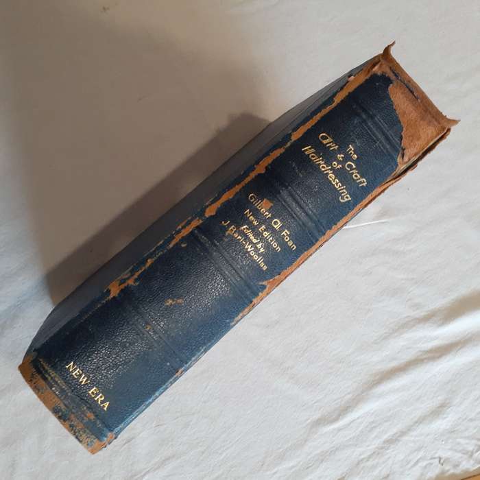 Art and craft of hairdressing - second ed. - Gilbert A Foan - 623 pages