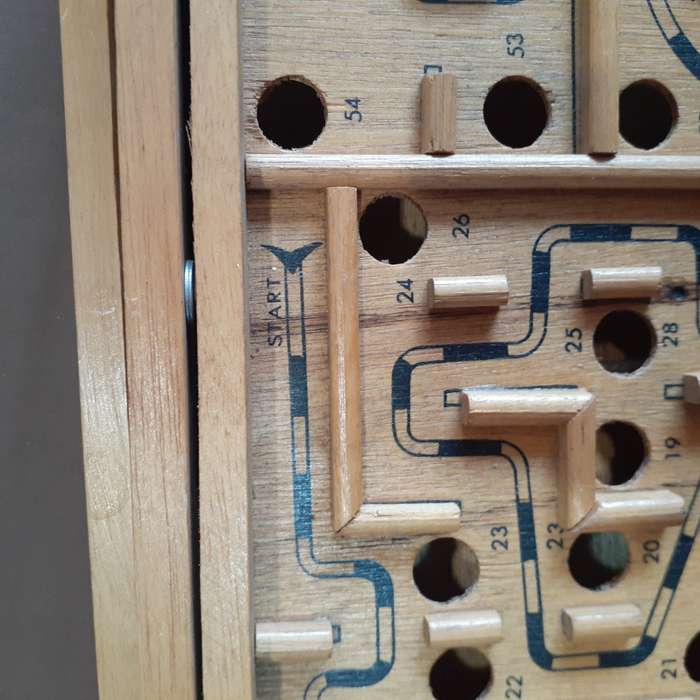 Vintage wooden tilt maze toy 1980's    33 x 29 cms