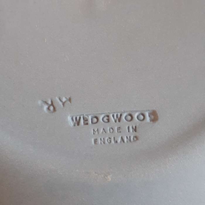 Blue and white Wedgewood pin tray - Winchester Cathedral  11 cms
