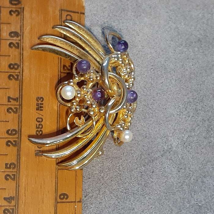 Vintage brooch Grosse amethyst and pearl on gilt metal