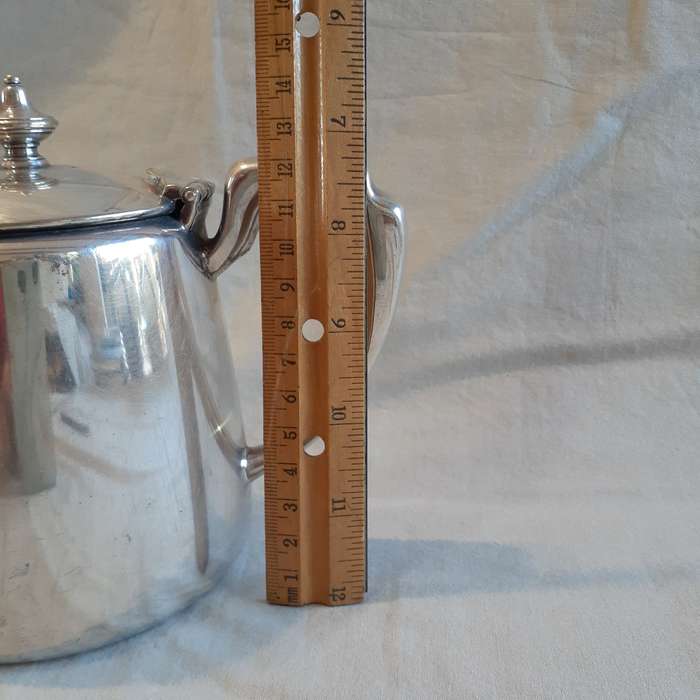 Silver plate 3,5 cup sturdy Elkington "hotel ware" tea pot approx 3.5 cups