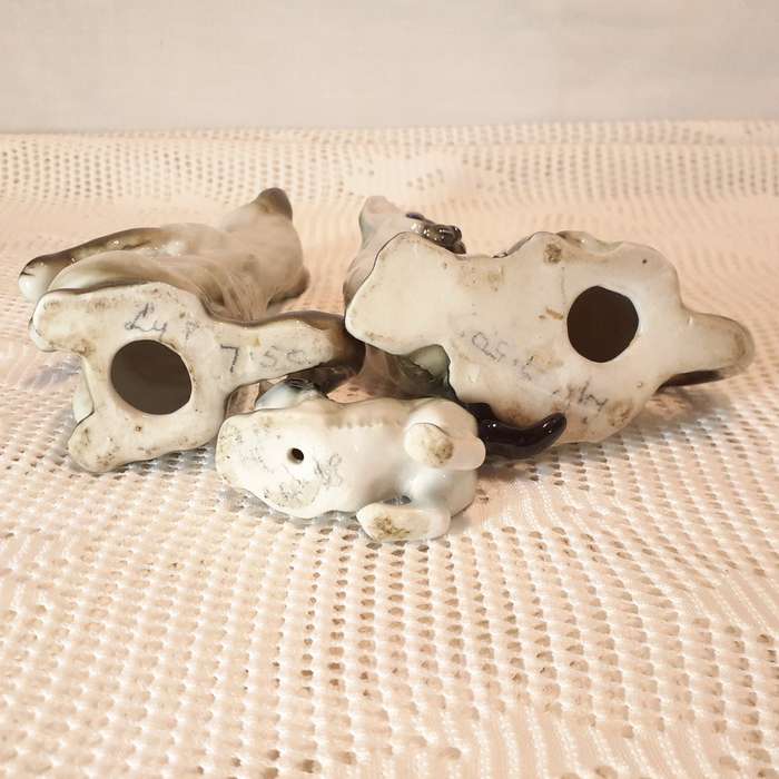 Siamese cat figurines - tallest 11 cms