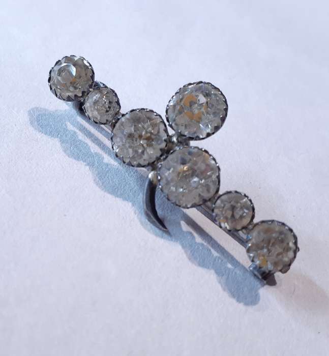 G L and Co stirling silver and diamante brooch
