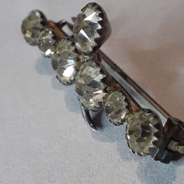 G L and Co stirling silver and diamante brooch