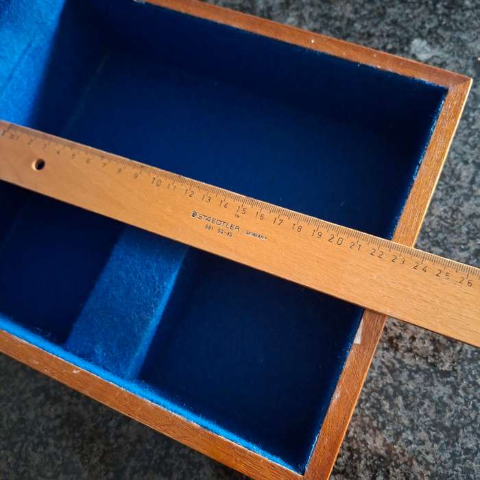Wooden jewelry box - Lined
