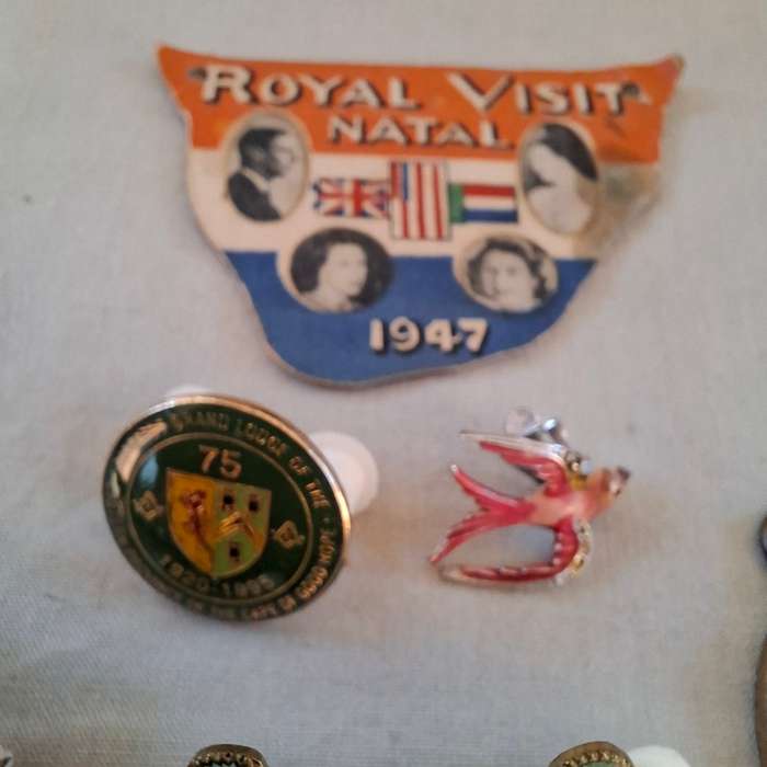 South African Enamel Badges - Police, 2 old SA Flag pins, PMBurg - Various