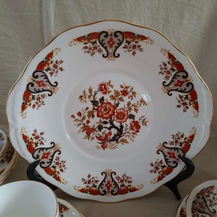 Tea set 6 trios - lg cake plate -  jug - sugar bowl   Colclough english porcelain