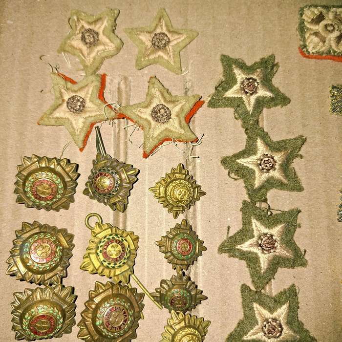 WW2 Cloth and metal badges and insignia
