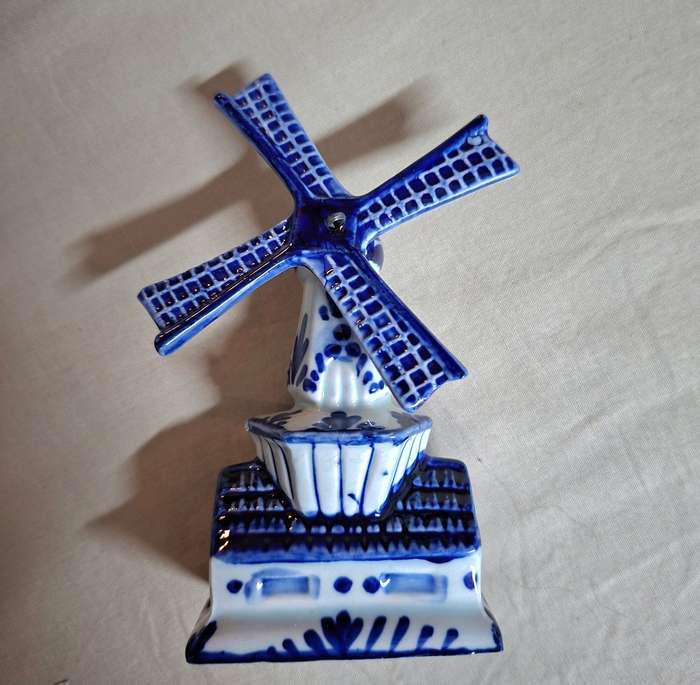 Delft Windmill - Hand painted Delfts Blau