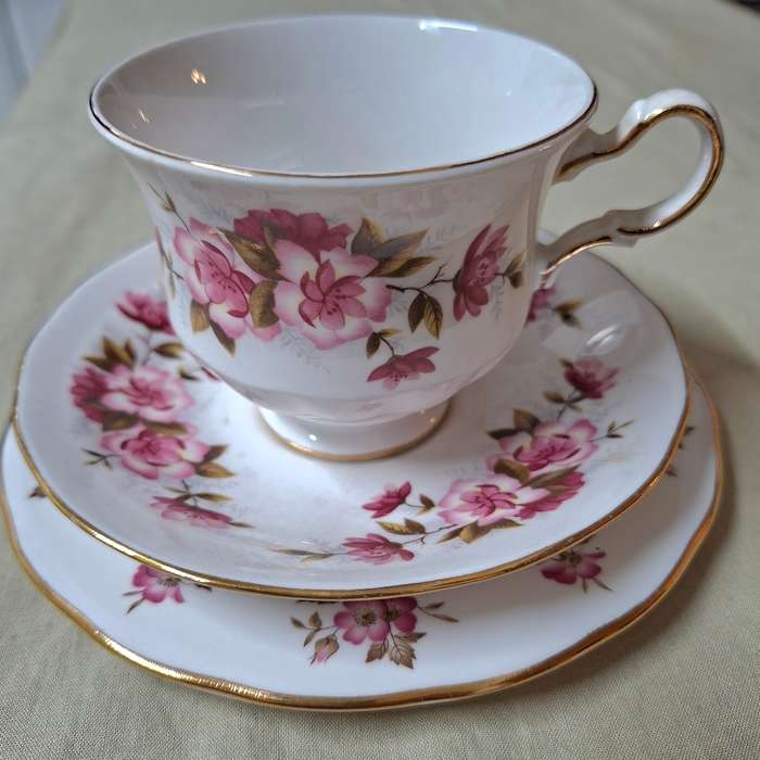Queen Anne Trio plus extra plate Pink floral pattern