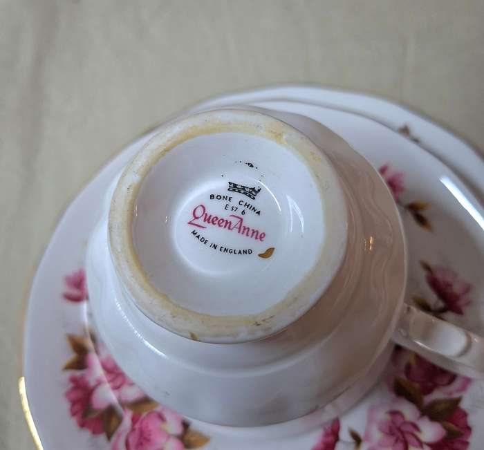 Queen Anne Trio plus extra plate Pink floral pattern