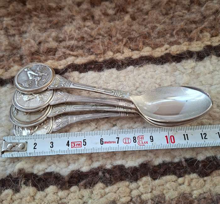 Fruit knives and forks - yeoman silver plate - 3 knives 3 forks Yeoman plate