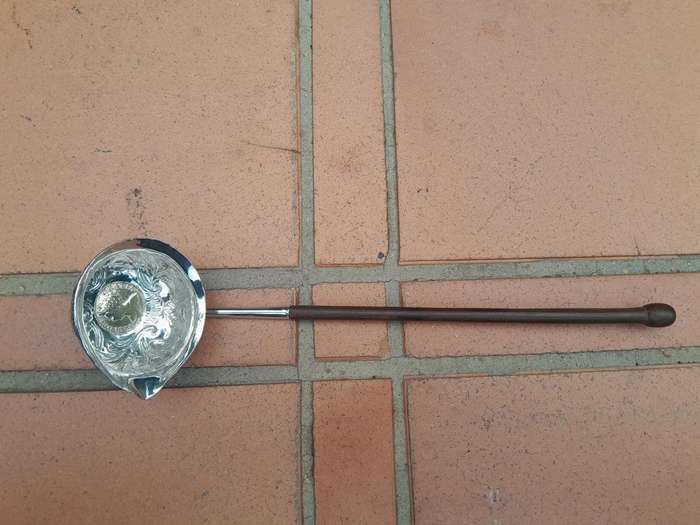An 18th Century Silver Toddy Ladle With A Shilling And Turned Handle 27cml (Silver 31g)