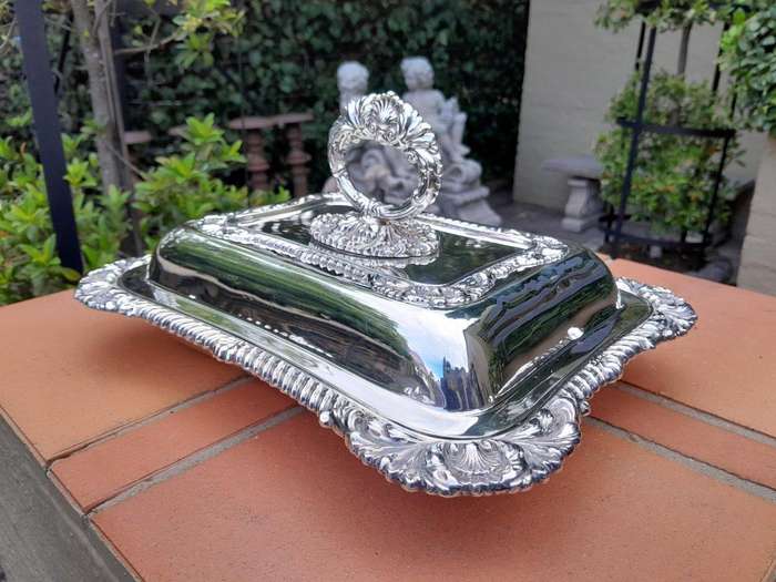 A 20th Century Pair Of  Electroplate Entrée Dishes With Cover