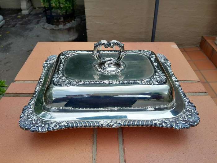 A 20th Century Silver Plated Entrée Dish