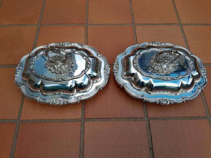 A 20TH Century Pair of Heavy Silver Plate Entrée Dishes with Stamp Angora AA 