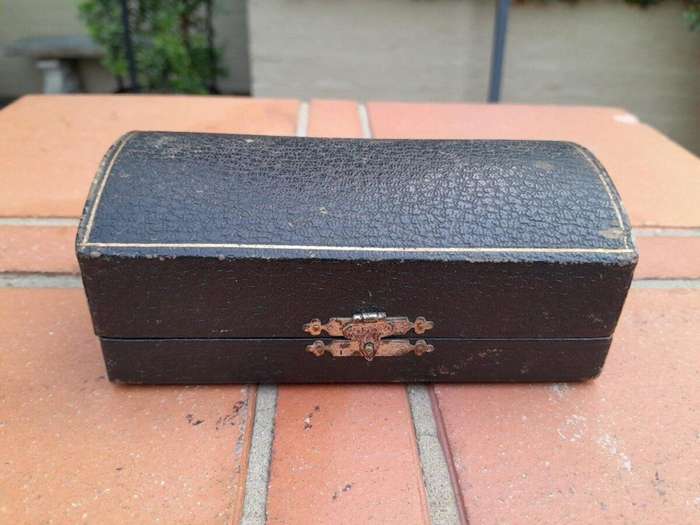 An Antique Circa 1924 George V  Birmingham Pair Of Silver Napkin / Serviette Rings In Original Bo...