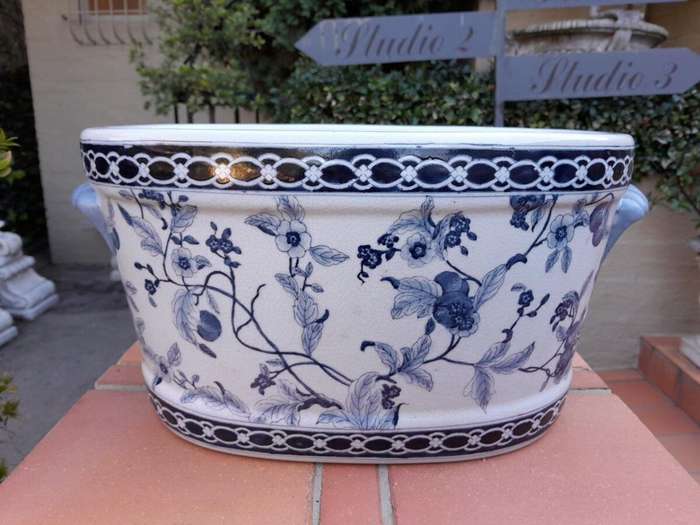 A 20th Century Porcelain Jardiniere